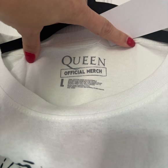 NWT Men's Queen Band Tee Size Large - Picture 4 of 7